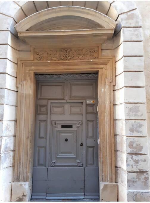 Capucines, Un Jardin Secret Dans Le Centre Historique Apartamento Arles Exterior foto