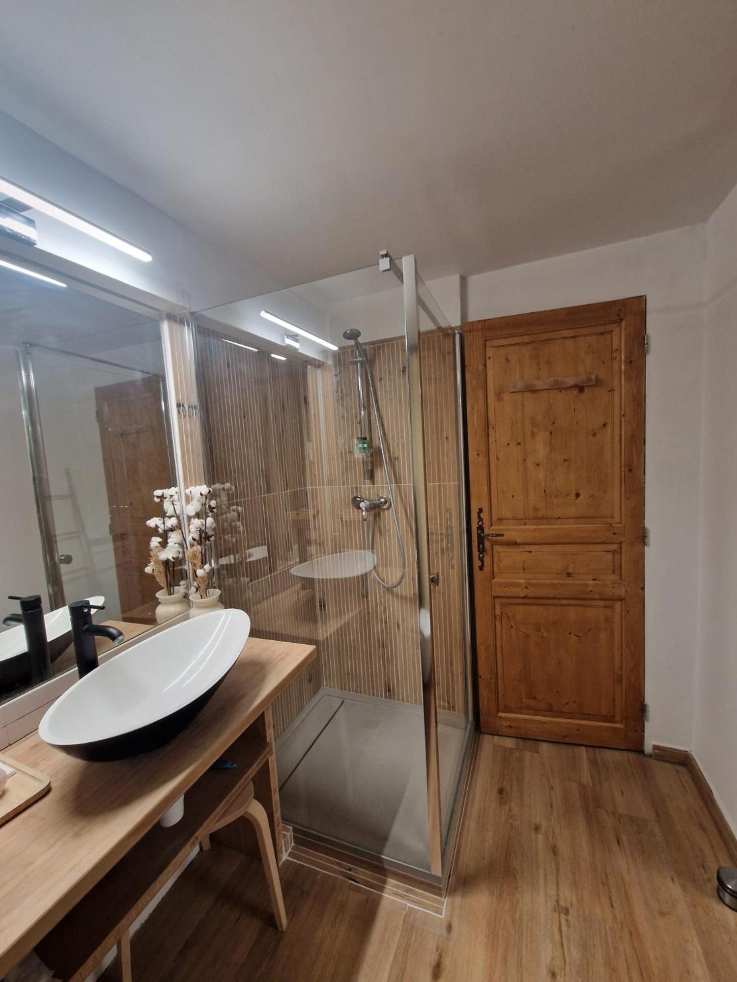 Capucines, Un Jardin Secret Dans Le Centre Historique Apartamento Arles Exterior foto